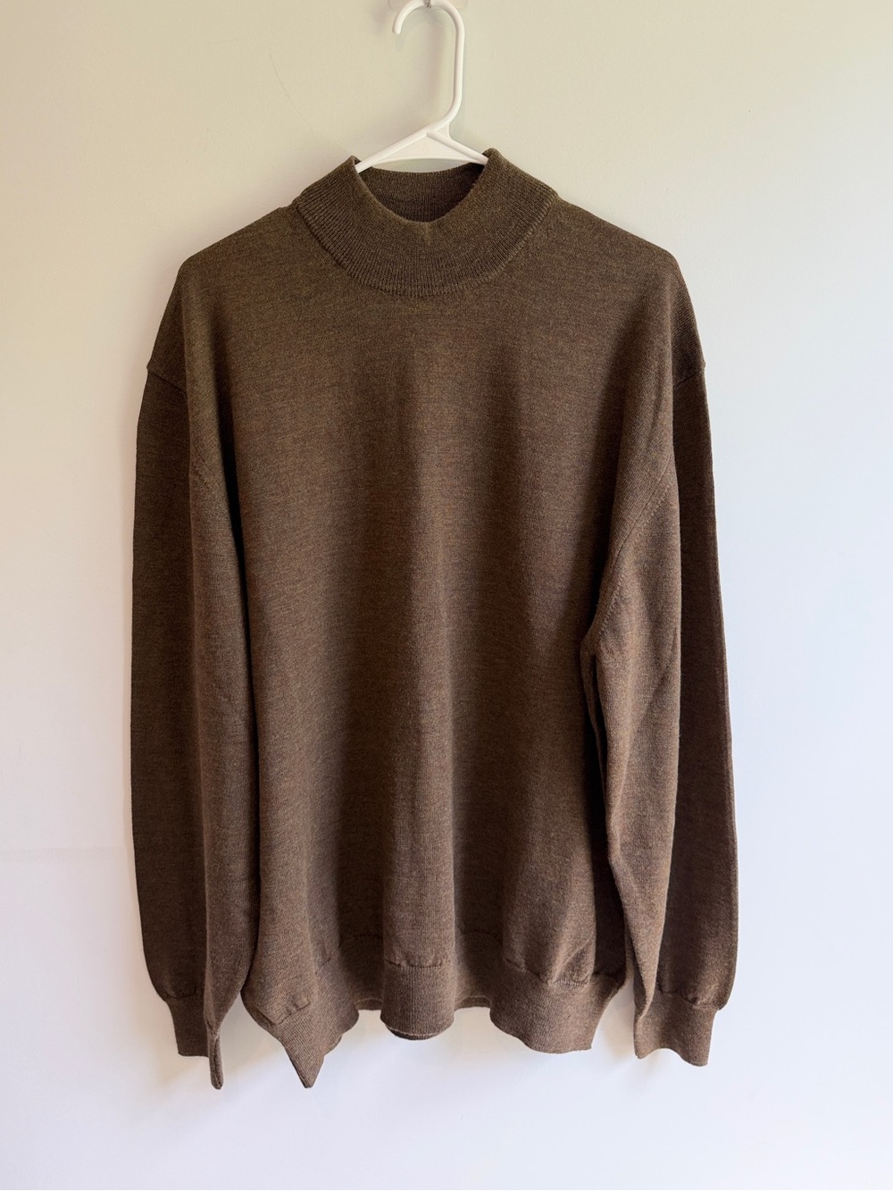 Saks Fifth Avenue Sweater 100% Virgin Wool